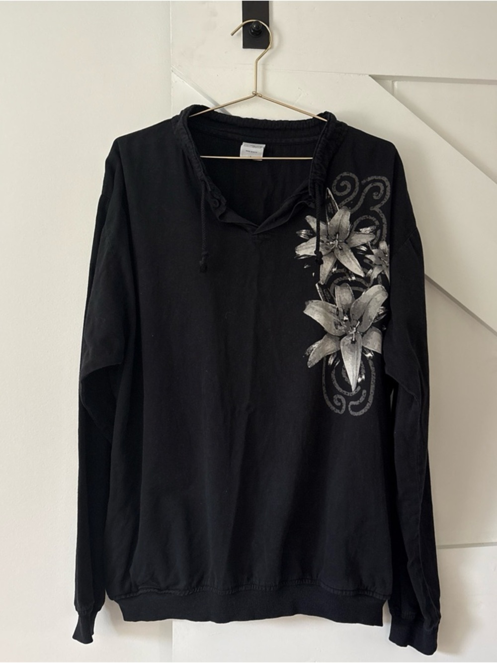 Crazy Shirt Hawaii Original Lilies Long Sleeve Henley Black Pullover Size Large